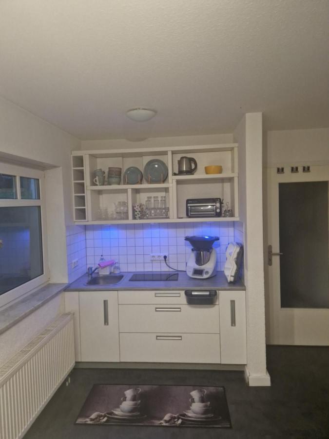 Souterrain-Wohnung Mit Kostenlosem Stellplatz ライプツィヒ エクステリア 写真
